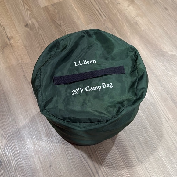 LL Bean 20 degree Flannel Sleeping Bag. EUC 67” x 31” Comes with carrying bag. - Picture 1 of 10